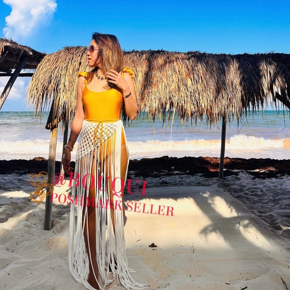 BLOGGERS FAV ZARA CROCHETED PAREO FRINGE SKIRT - Picture 4 of 14